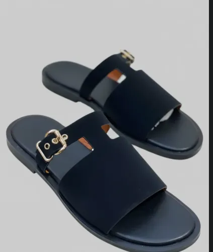 Sandales soft Tchin ST Black avec fermeture à boucle sur le côté