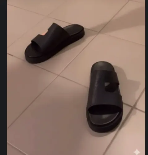Sandales soft Tchin ST Black design avec ouverture sur le côté