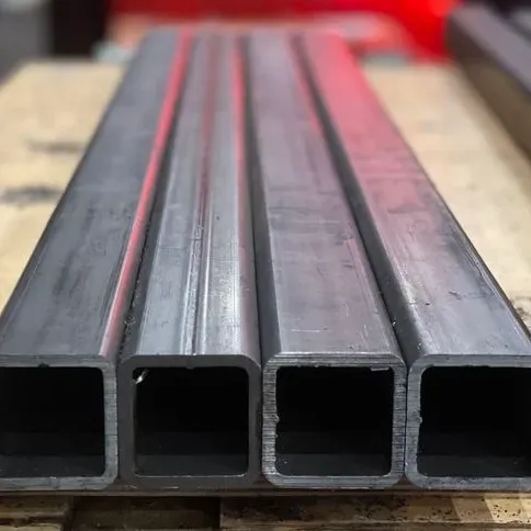 Tube Carré 50*50*2mm- Fer ivoire 